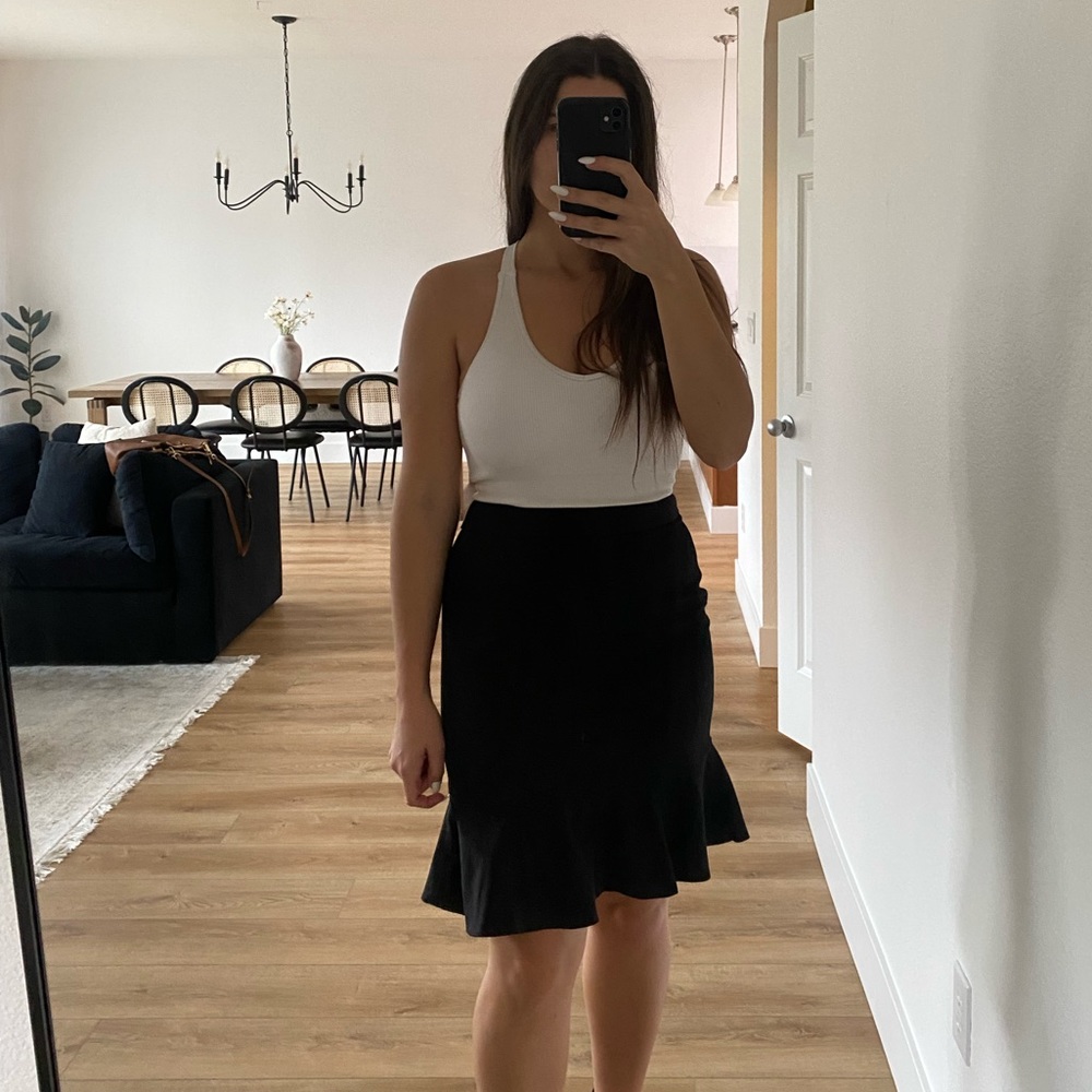 White House black market black skirt